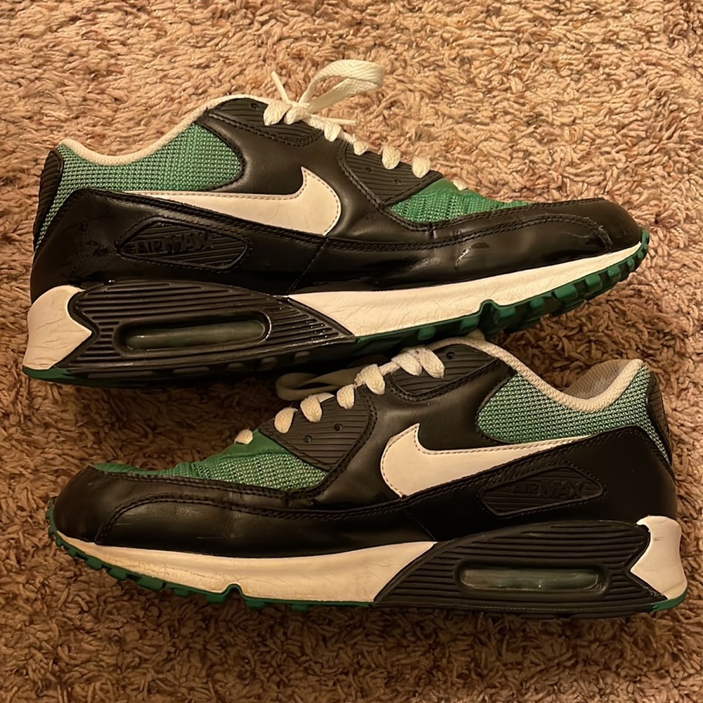 Nike Air Max 90 Green and Black Size 11.5